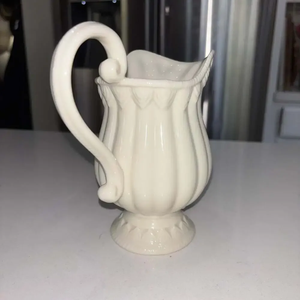 L. GODINGER & CO. Elegant Ivory Porcelain Small Creamer Pitcher Syrup